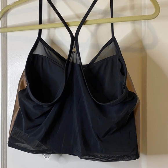 Never Worn!!! Fabletics Crop workout top - Picture 3 of 4